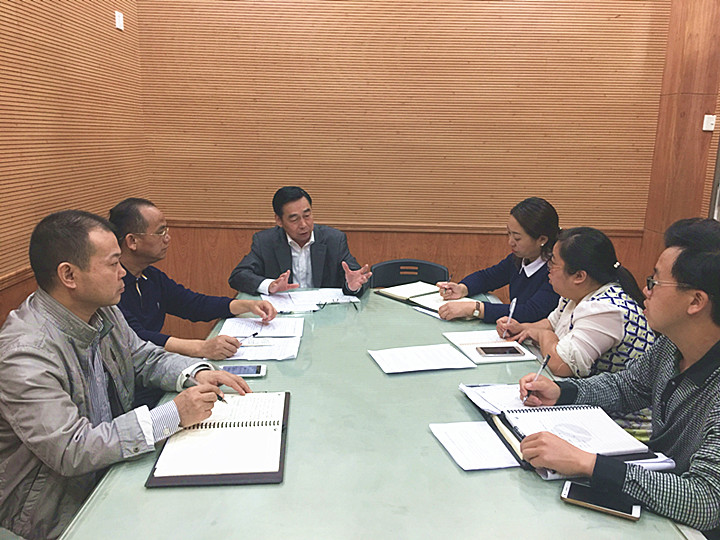 校长挂帅，，，，，齐抓共管防“校园欺凌”——深圳市龙华中英文实验学校召开校园欺凌专项工作会议