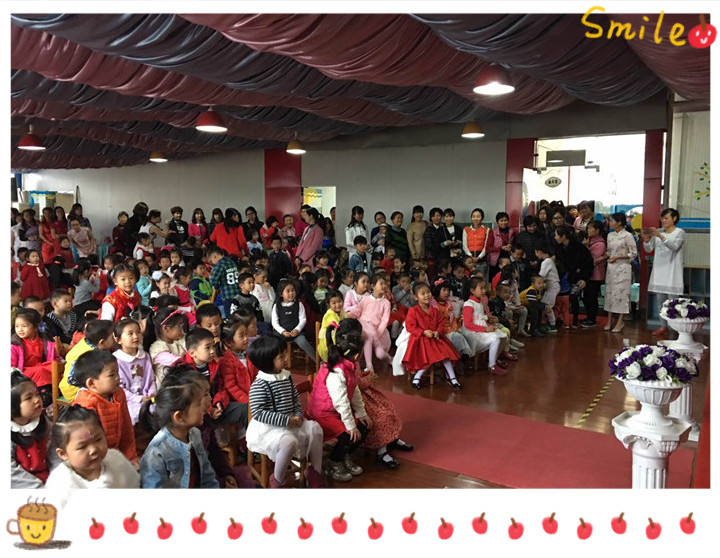 巾帼秀旗袍，，，，，幼儿送祝福——日辉台幼儿园庆三八主题活动