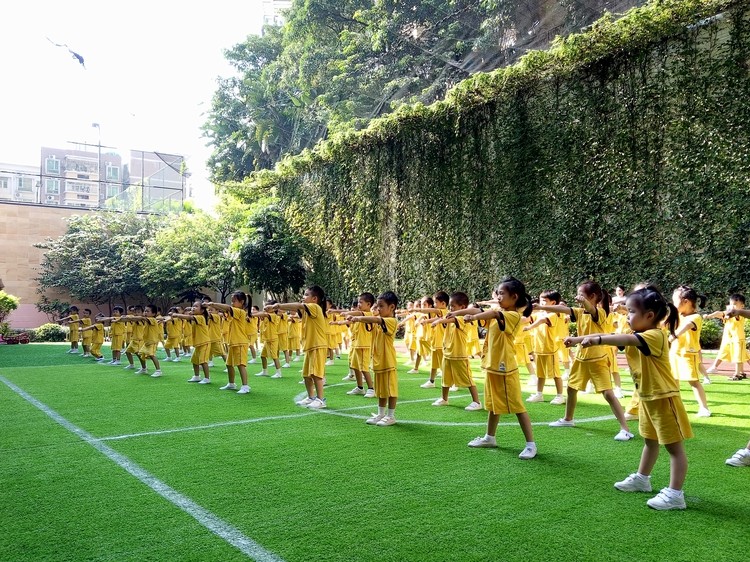 “阳光锻炼，，，，，，，，快乐课间操”—2017-2018年秋季早操展示
