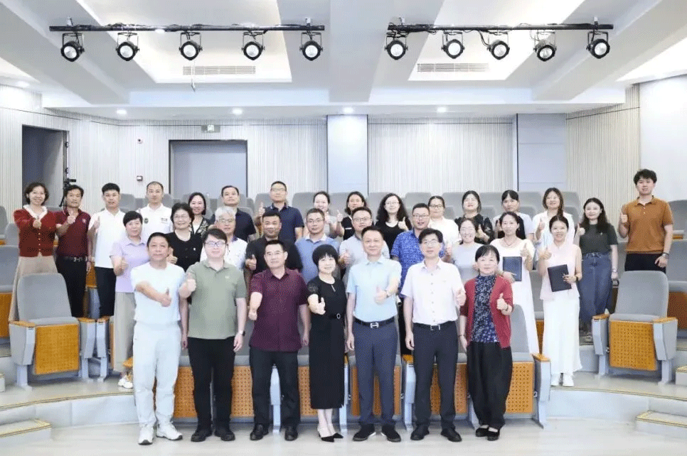 课程改革风云起，，，，，，，，品质提升路径新